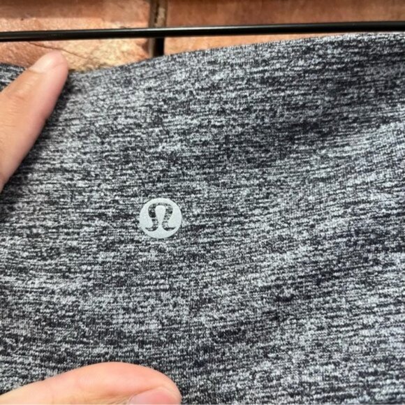 Lululemon Wunder Under Hi-Rise 7/8 Tight 25" Heathered Black Size 4 - Picture 4 of 5